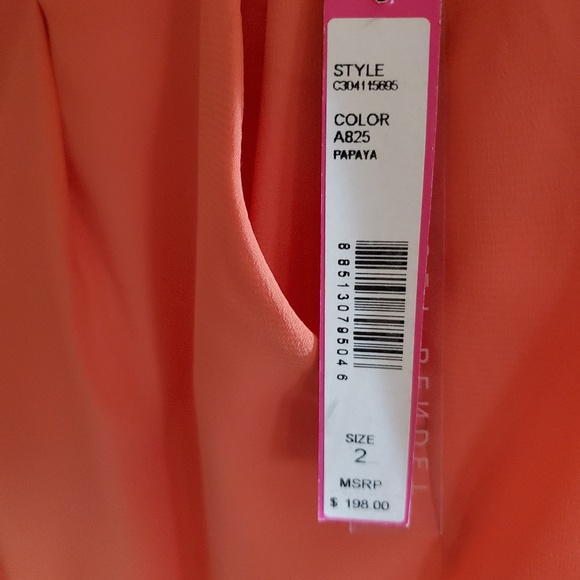 alice + olivia walking shorts - Picture 4 of 4